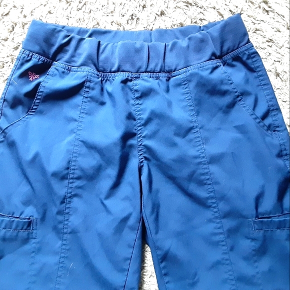 MedCouture Scrub Set, Navy Blue - Picture 4 of 8